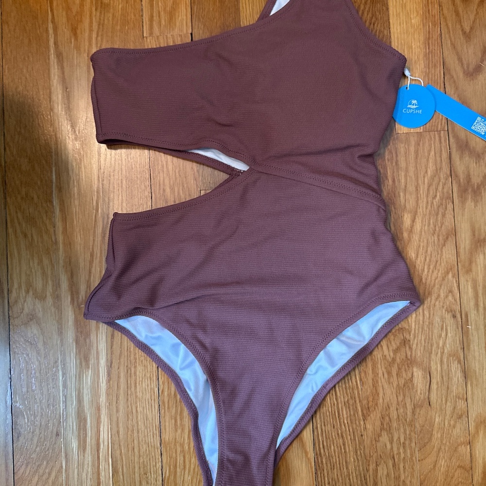 Bathing suit